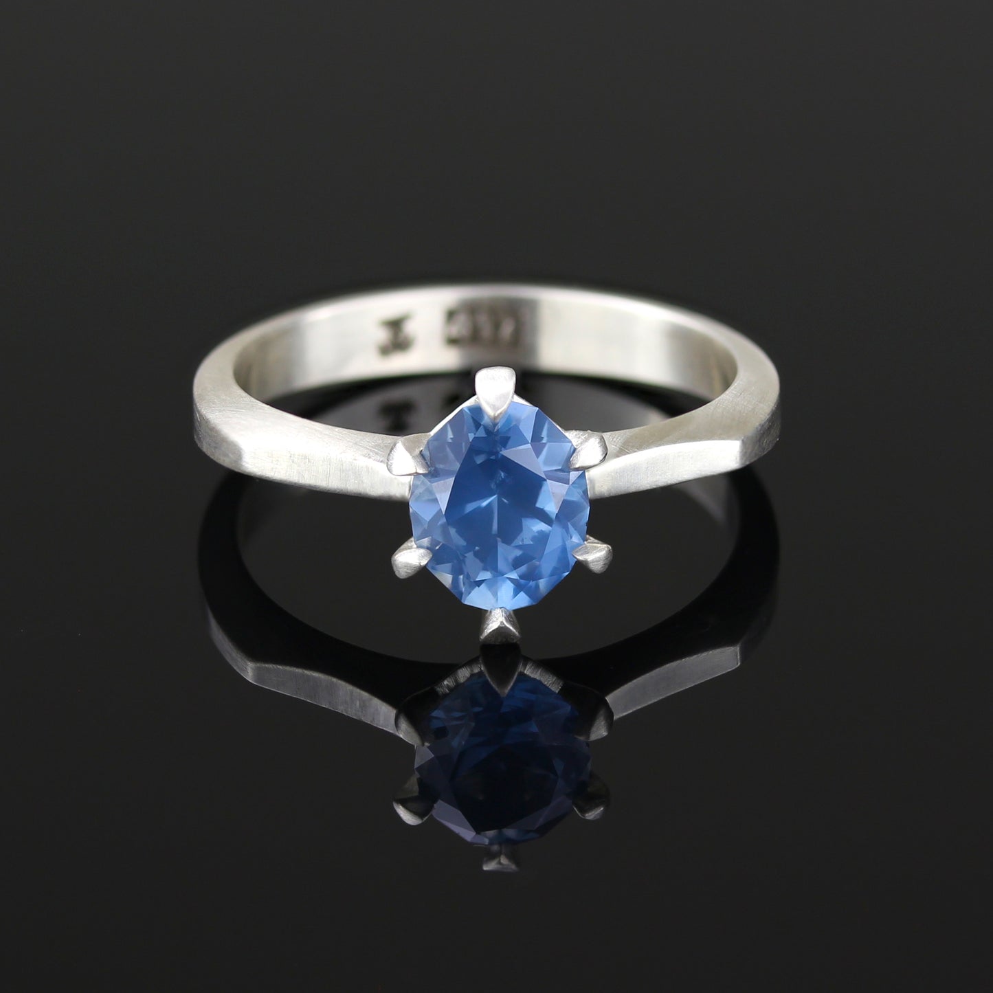 "Shoulders" Tasmanian Cornflower Sapphire and White Gold Ring