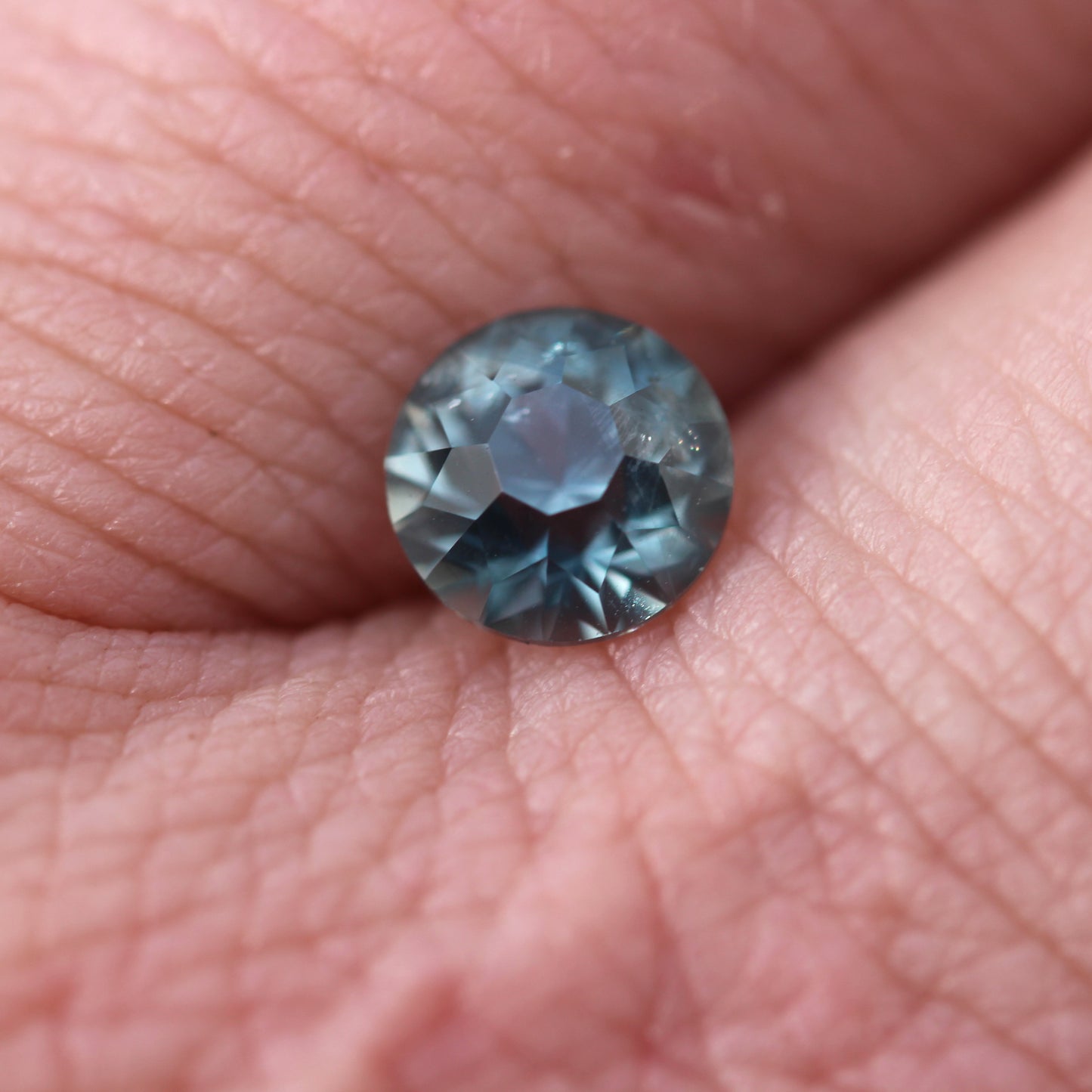 Tasmanian Sapphire 1ct